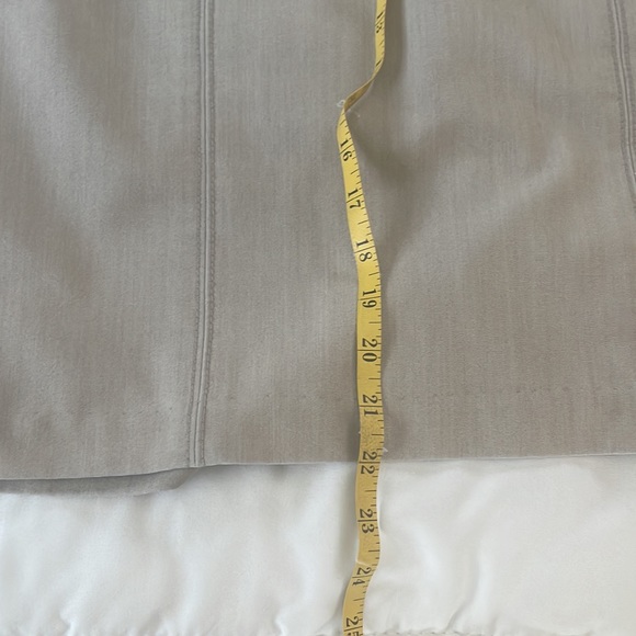 Perfect taupe skirt - Picture 4 of 5